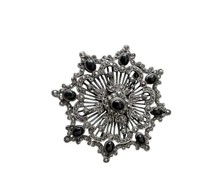 Vintage Rhinestone in Silver Brooch