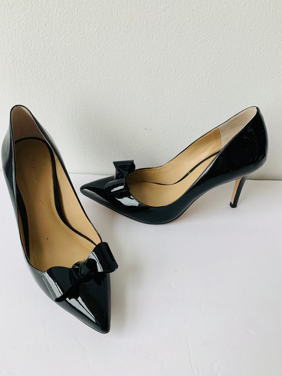 Ann taylor hot sale bow pumps