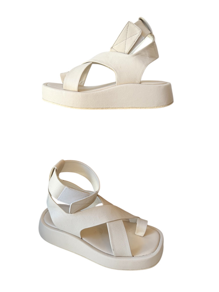 Anthropologie Toe Looped Gladiator Sandals in Cream White Size 6