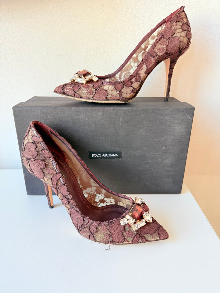 Dolce & Gabbana Taormina Burgundy Lace Pumps With Swarovski Crystal Brooch Detailing  Size 41