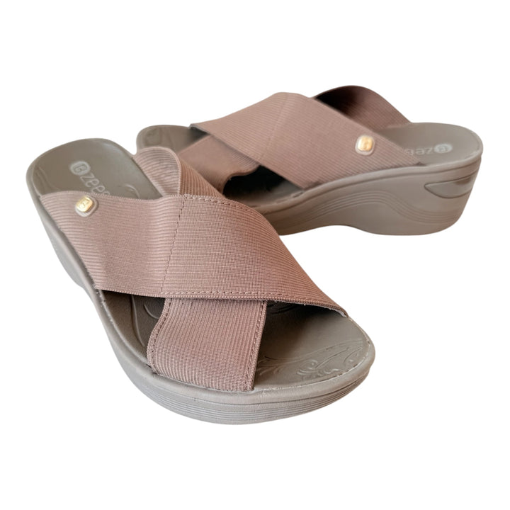 B Zees Grey/Light Brown Platform Slip on Sandals Size 6W