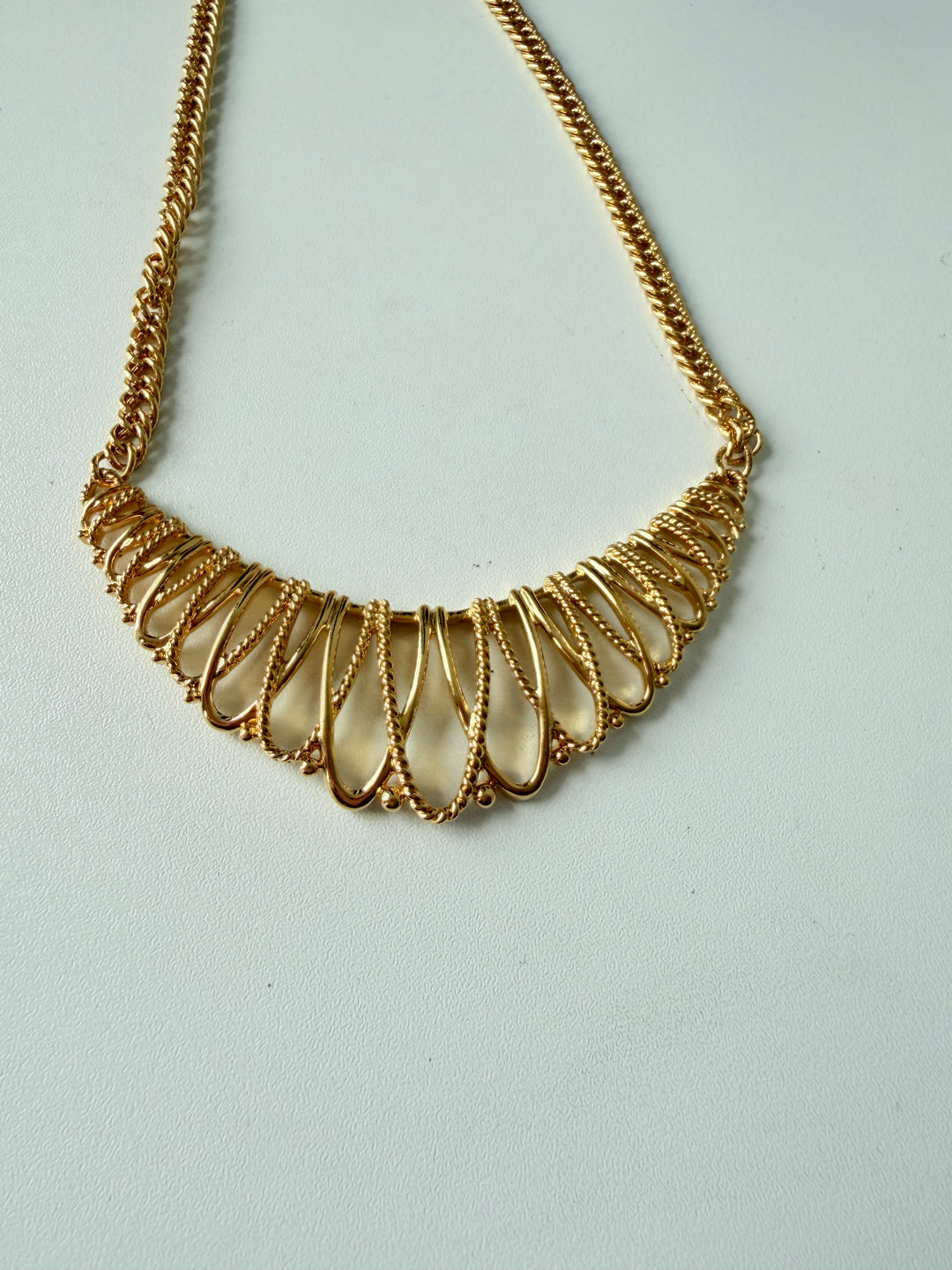 Vintage Avon Gold Tone Necklace