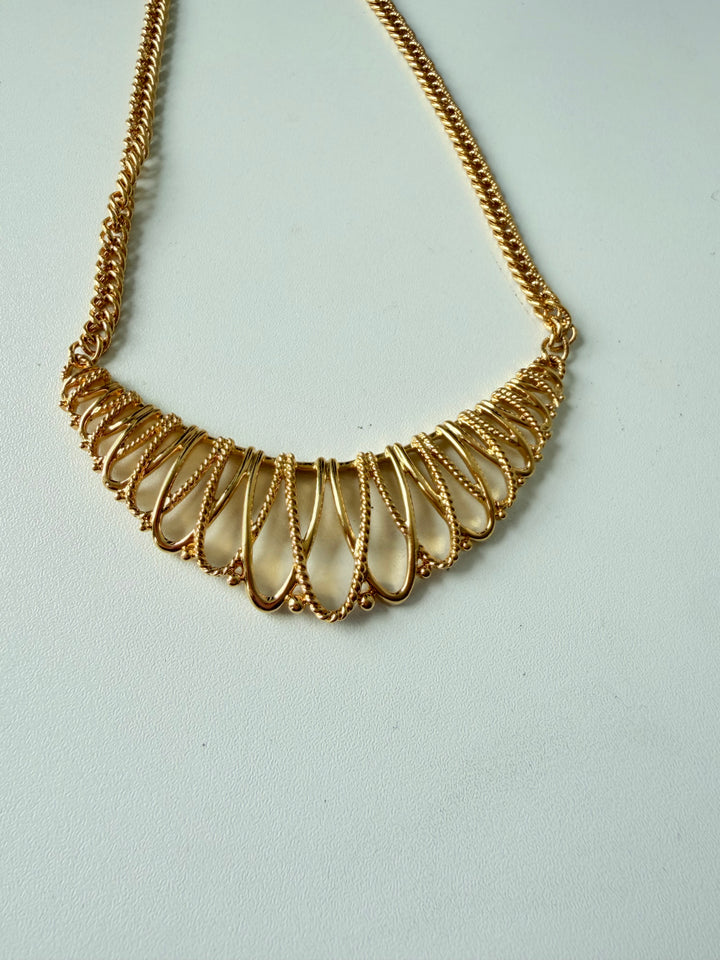 Vintage Avon Gold Tone Necklace
