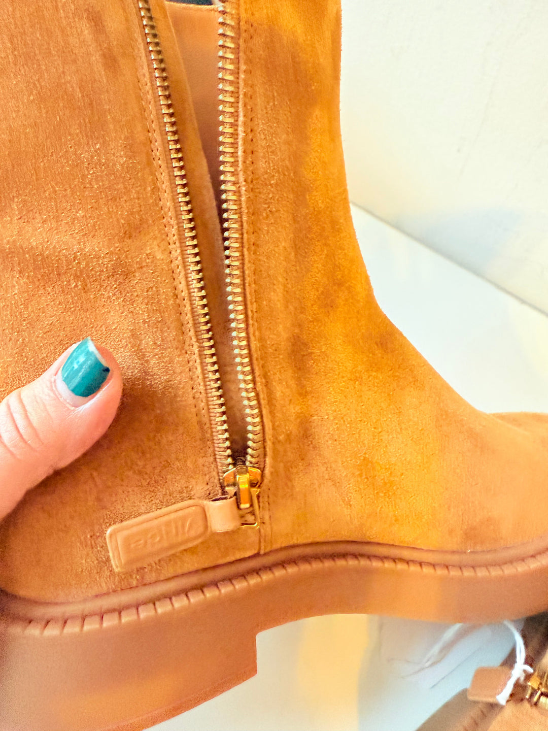 Vince Camel Kady Suede Ankle Boots New Size 7