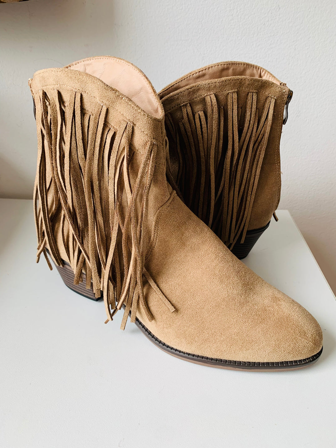 Wild Diva Light Brown Suede Fringe Boots Size 9