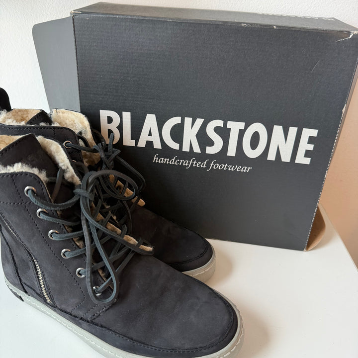 Blackstone ICON Emily CW96 Asphalt Sheepskin Boots Size 37