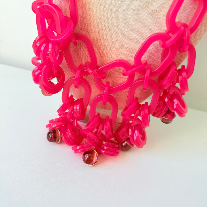 J Crew Statement Lucite Chainlink Maryam Necklace in Hit Pink Nasdir Acrylic Necklace