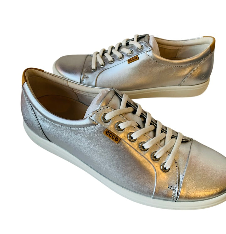 Ecco Super Soft Leather Silver Metallic Lace Up Sneakers NIB Size 41 (US size 10-10.5)