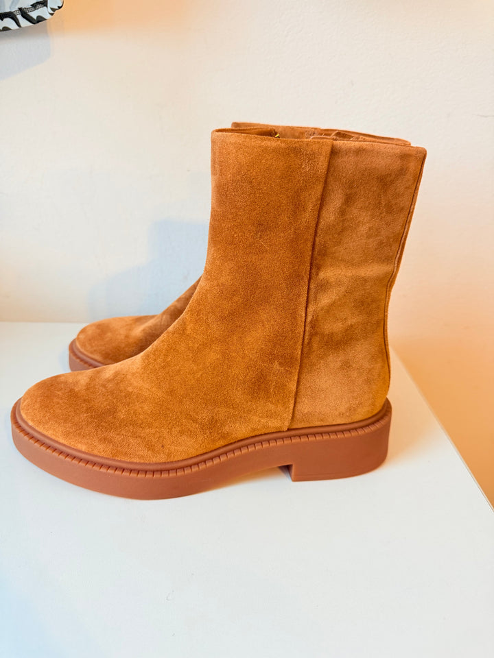 Vince Camel Kady Suede Ankle Boots New Size 7