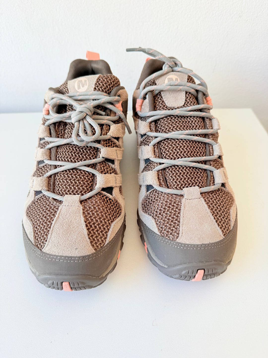 Merrell Alverstone Low Hiking Shoes Size 9 Women’s in Aluminum Tan J033034