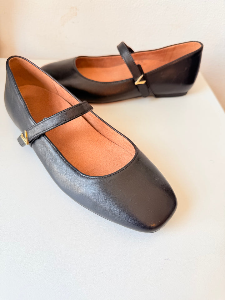 Vionic Almeda Black Leather Classic Mary Jane’s Size 6 NIB