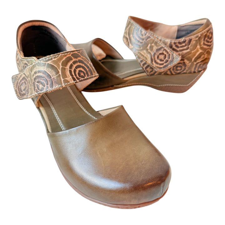 L’Artiste By Spring Step Gloss Pansy Embellised Floral Strap Mary Jane Shoes Size 41 In Olive