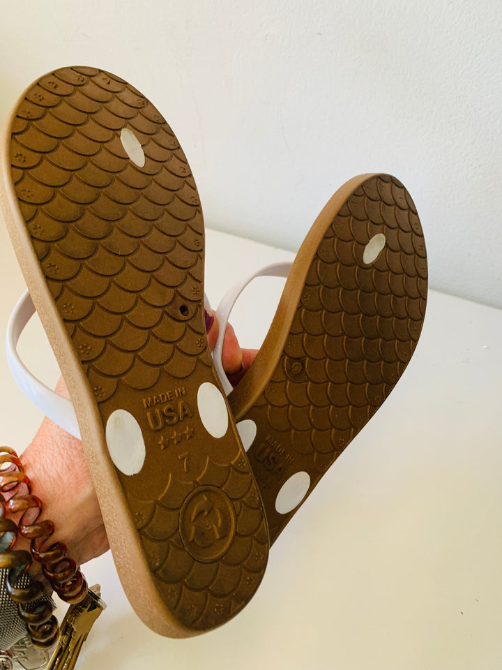 Okabashi White Flip Flops Size 7