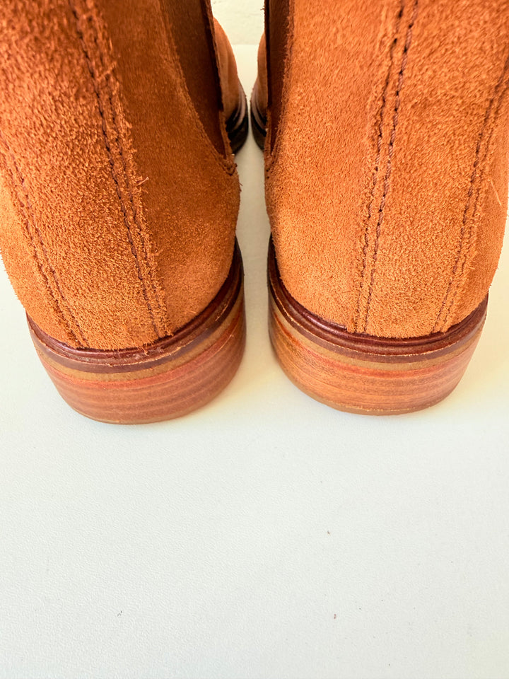 Clark’s Clarkdale Arlo Chelsea Boots In Tobacco/Tan Suede Size 8
