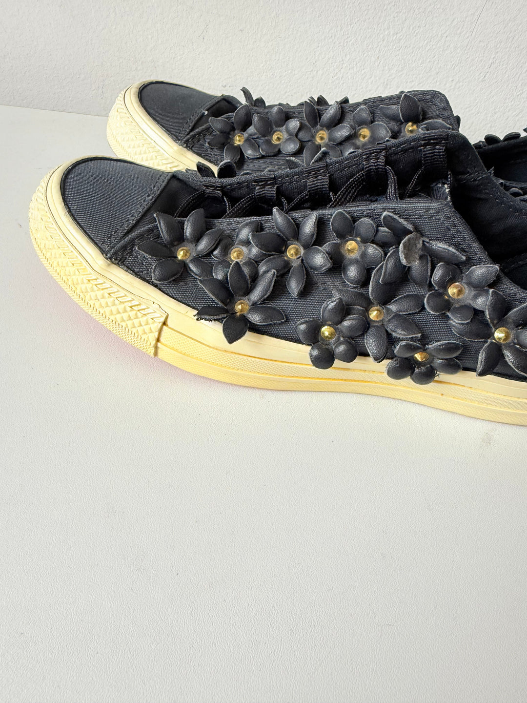 Converse+ PatBo Chuck Taylor All Star Low Top Floral Black Sneakers  Women’s Size 5.5