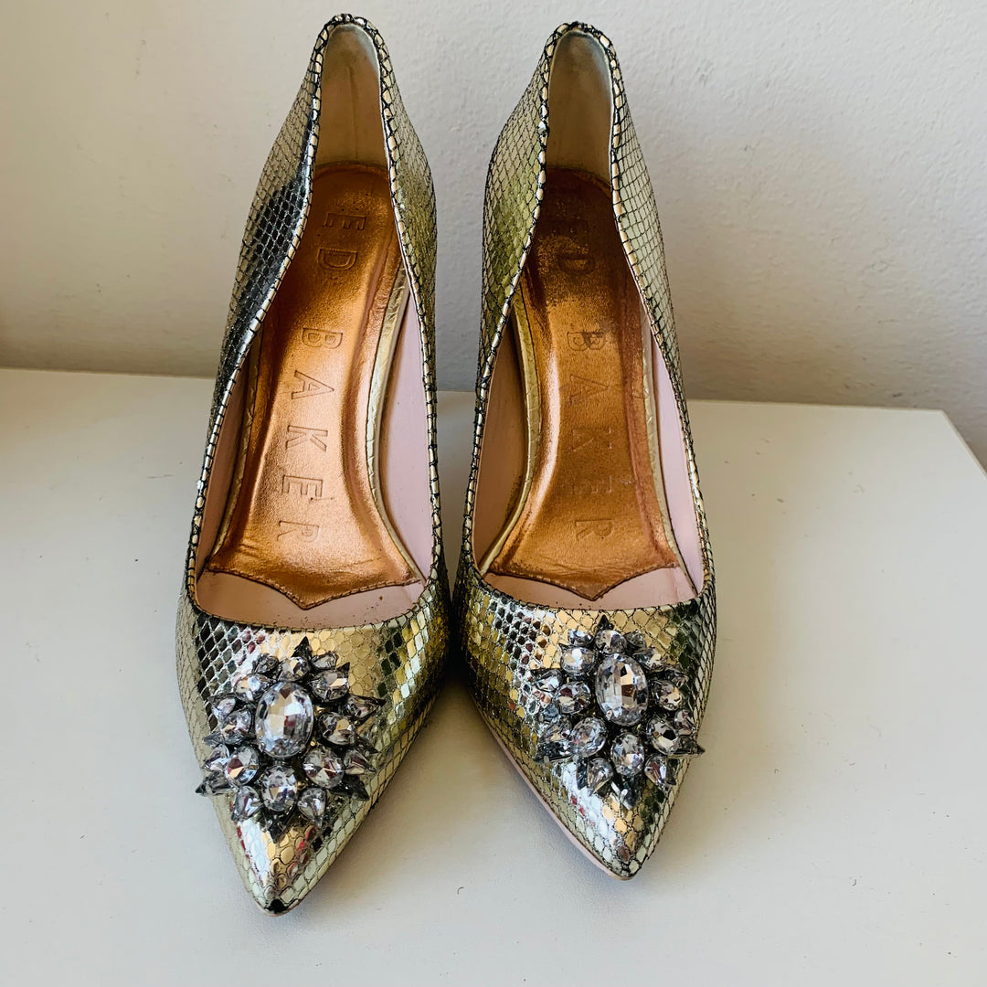 Ted Baker Elannam Crystal Embellished Pump In Gold Metallic Snakeskin Size 7.5