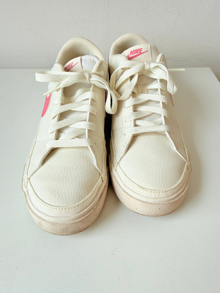 Nike Women’s Court Legacy Next Nature Sneaker Size 8 In Pink & White