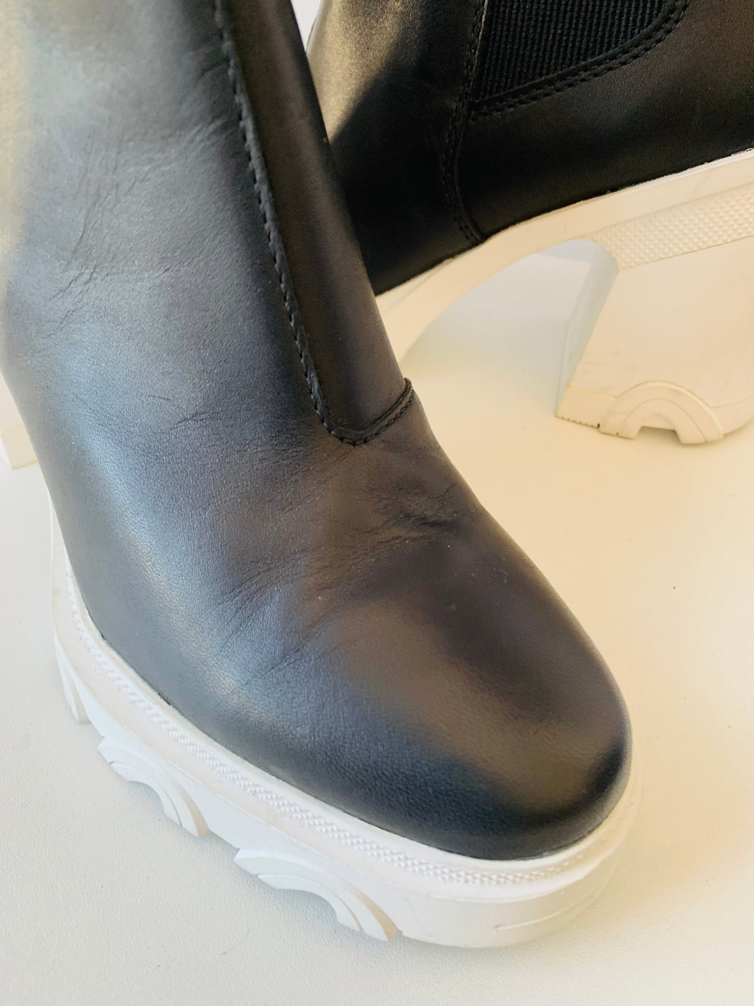 Sorel Brex Heel Chelsea Boots Size 6.5