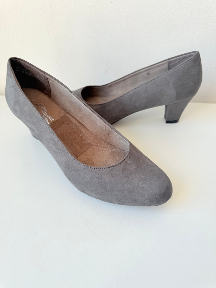 A2 By Aerosoles Grey Suede Pumps Size 8
