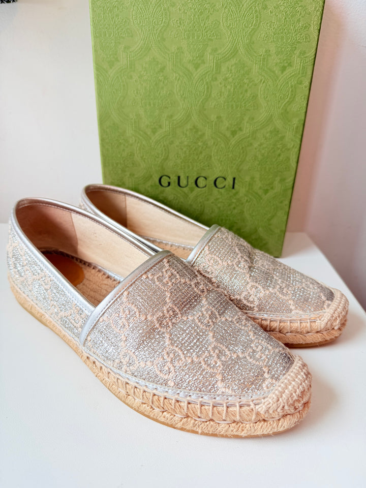 Gucci Heritage GG Lame Napa Silk Silver Monogram Espadrille Size 39