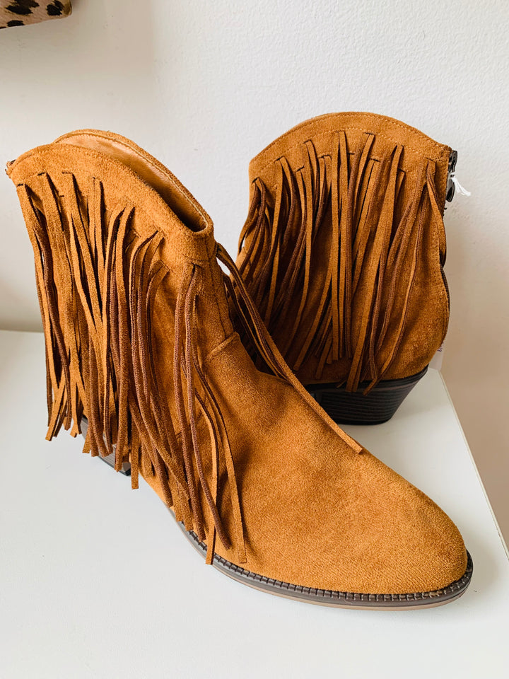 Wild Diva Brown Fringe Suede Boots Size 9