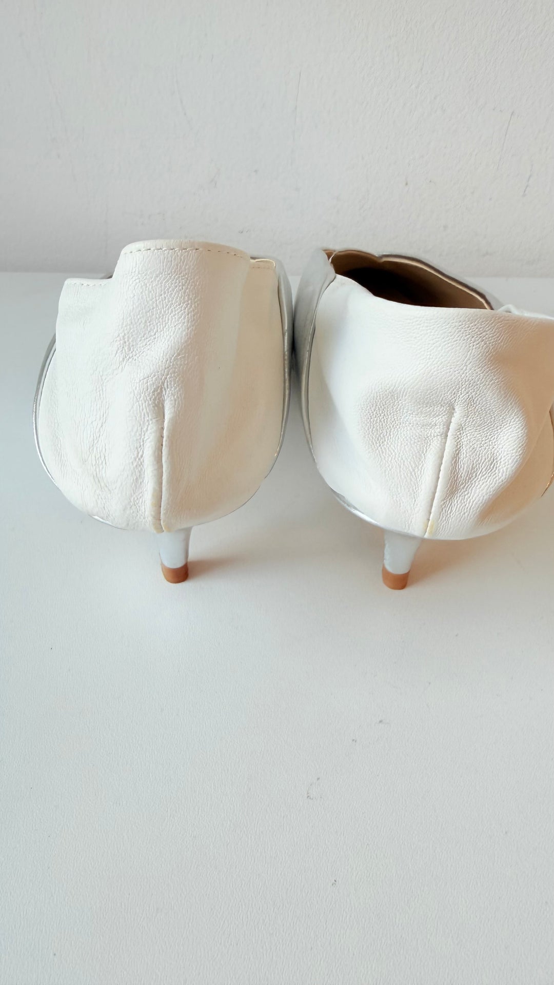 Zara V-Cut Silver Mettalic Kitten Heel Pumps Size 41 NEW/Retired 2017