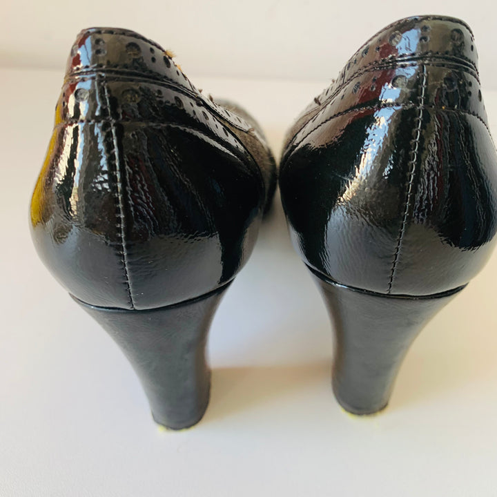 Circa Joan & David Classic Pumps Size 7.5