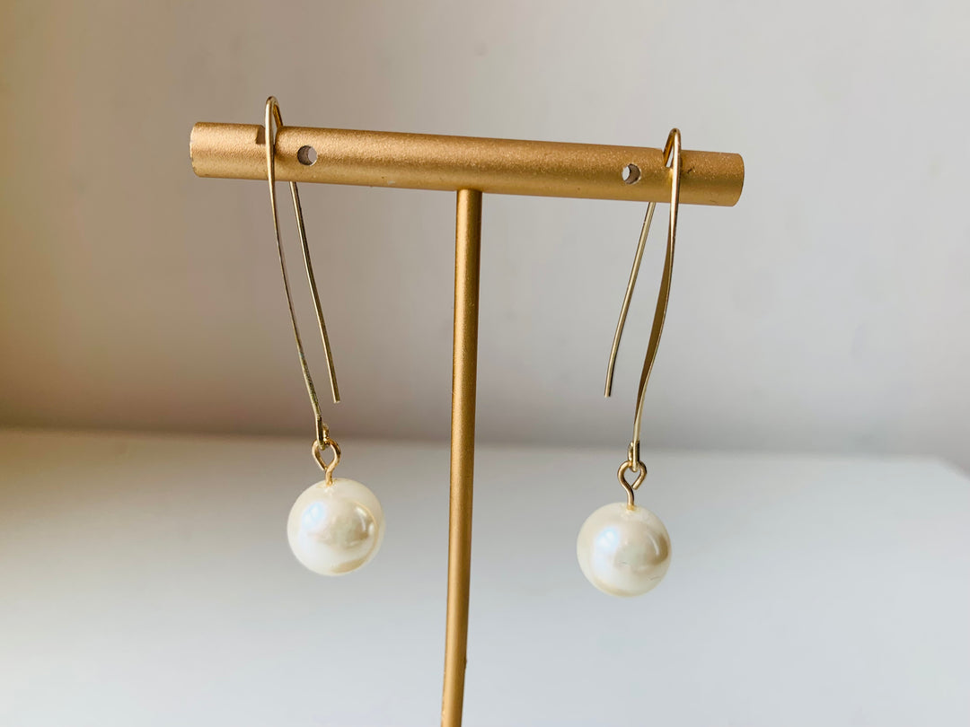 Faux Pearl Dropped Pierced Earrings