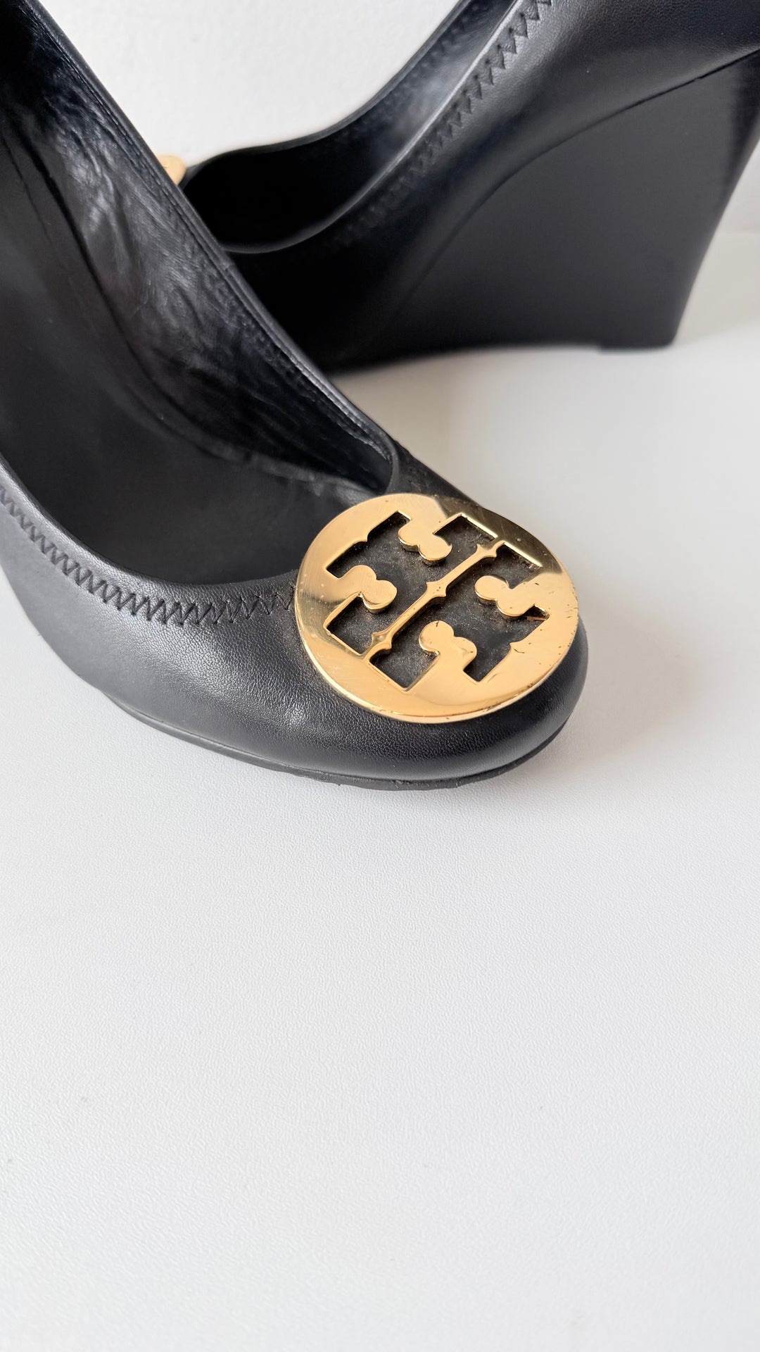 Tory Burch Sophie Black Leather Wedge Pumps Size 8.5