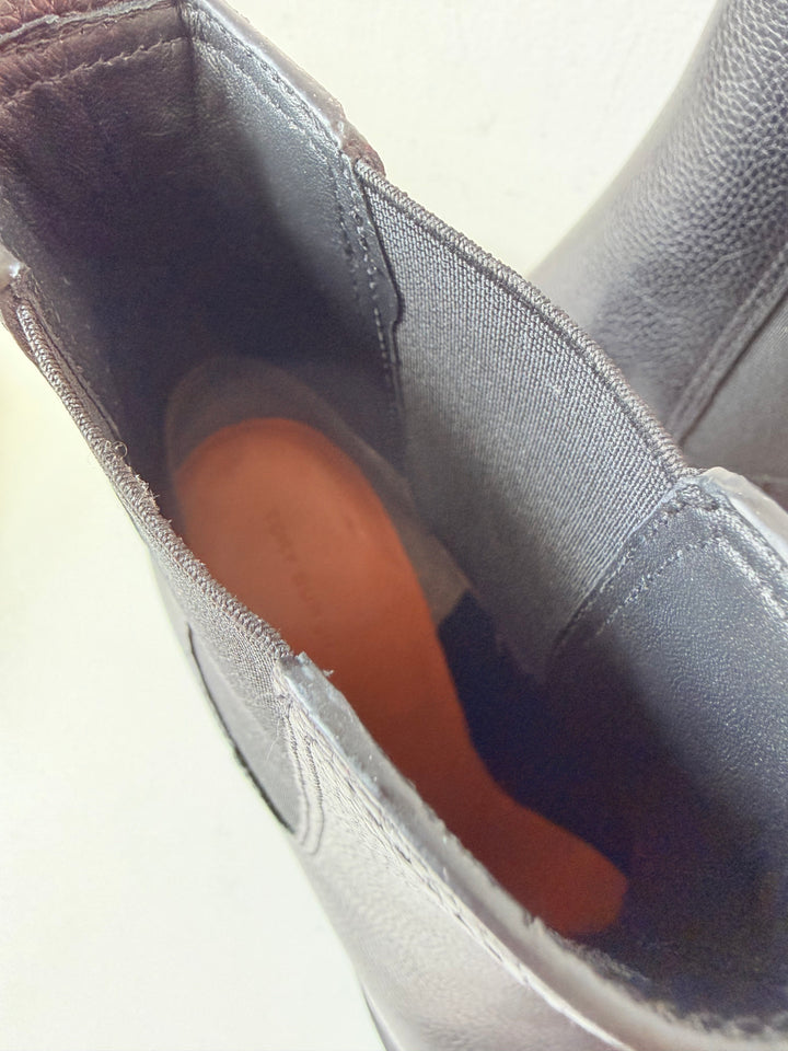 Tory Burch Perfect Black Chelsea Boots Lug 70mm New Size 10