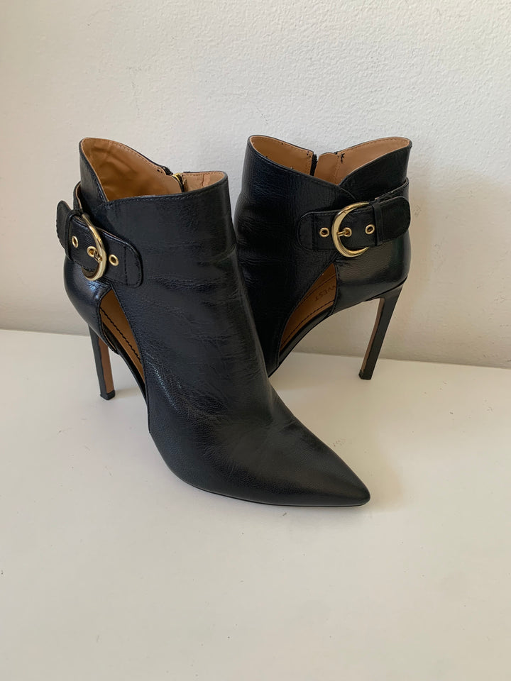 Nine West Tricia Cut Out Black Leather Heeled Boot Size 7.5