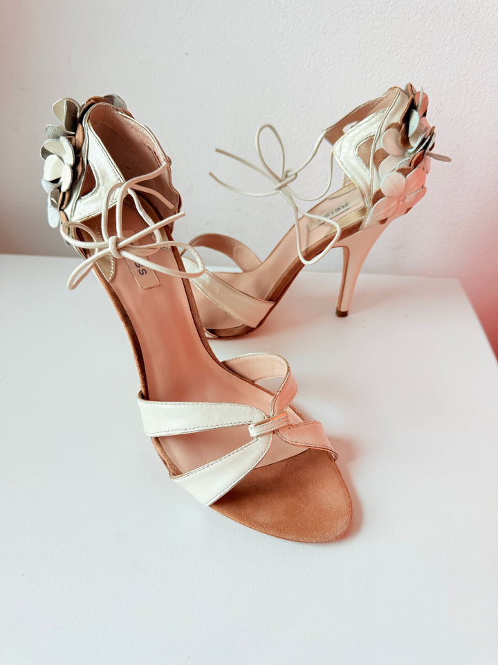 Reiss Emile Winter White Leather Floral Sandals Size 40 US 9.5