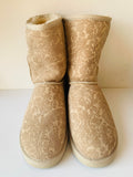 UGG’s Classic Women’s Short Paisley Tan Boots Size 7