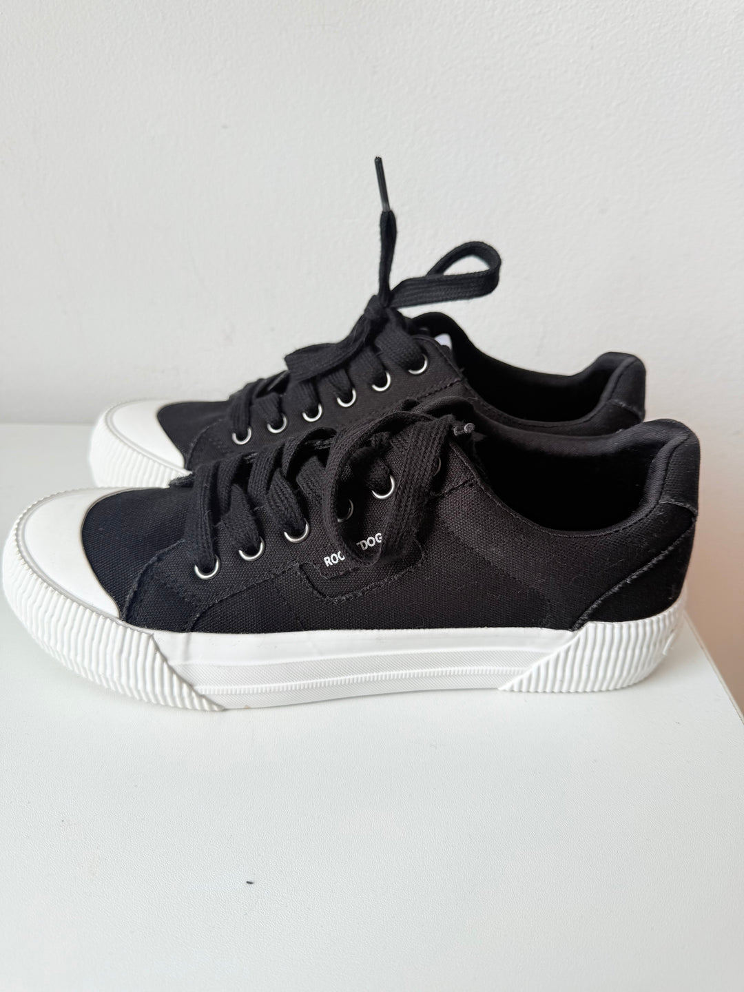 Rocketdog Black Canvas Sneakers Size 8