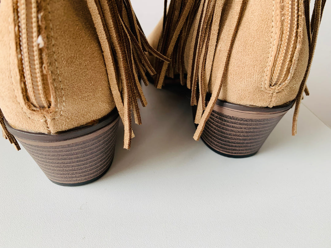 Wild Diva Light Brown Suede Fringe Boots Size 9