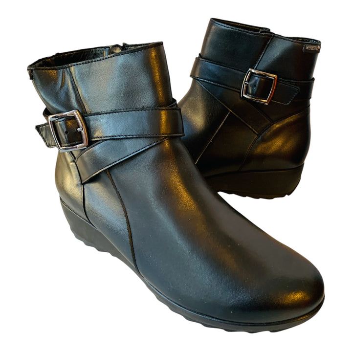 Mephisto Avril Bootie in Black Leather Size 8