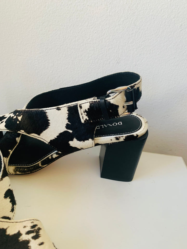 Donald Pliner Women’s Pasha Cow Print Hair Calf Sandal in Bone/Black Size 8.5