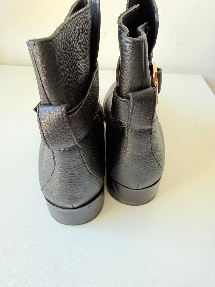 Tory Burch Black Tumbled Leather Brooke Gold Logo Boots Size 6