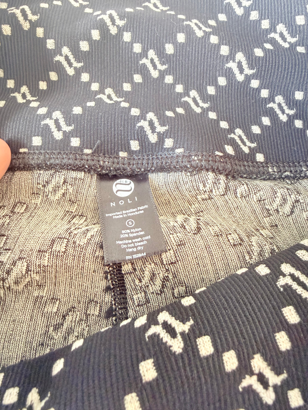 Noli Signature Black & White Leggings Size Small