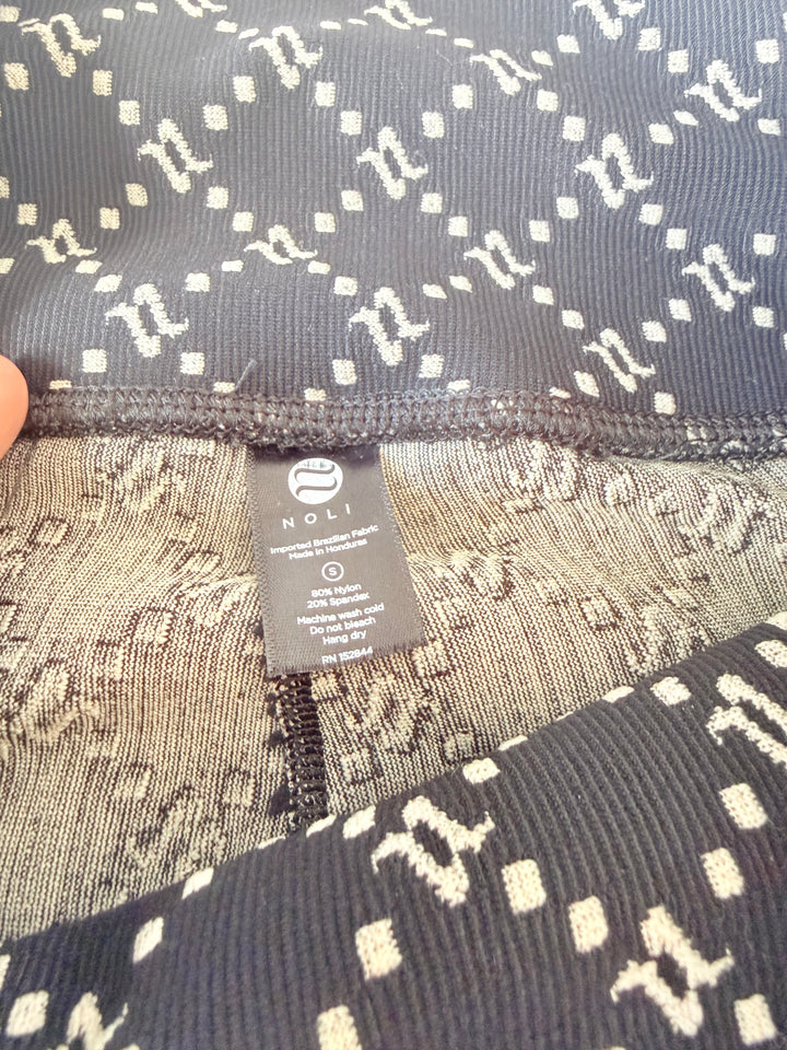Noli Signature Black & White Leggings Size Small
