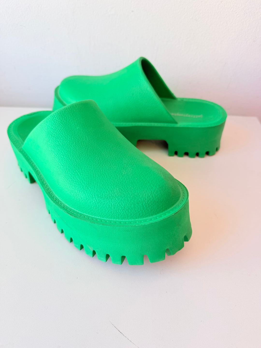 Jeffrey Campbell Green Platform Mules Size 9