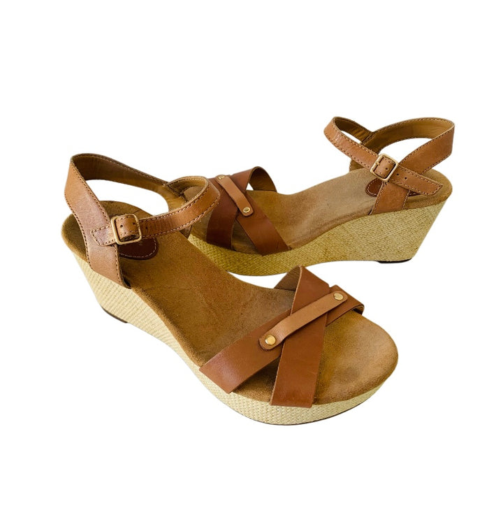 Clark’s Tan Leather Wedge Sandals Size 7.5