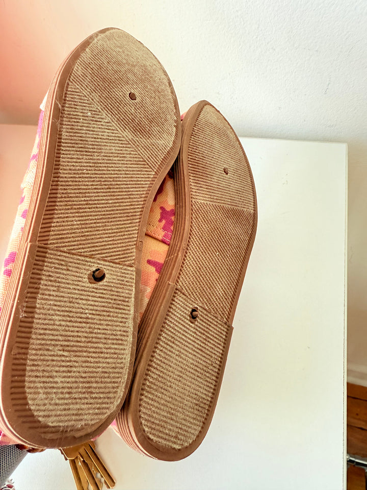 Serra PInk and Cream Slip on Shoes Size 9