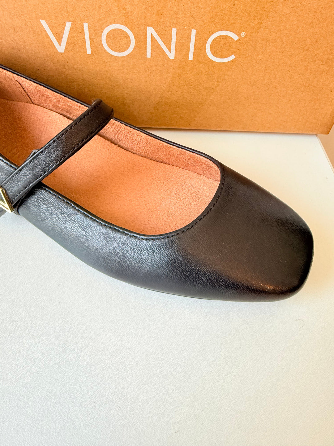 Vionic Almeda Black Leather Classic Mary Jane’s Size 6 NIB