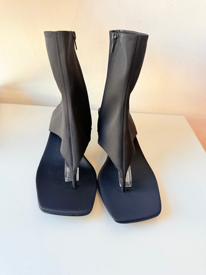 Jeffrey Campbell Plot Twist Thong Sandal Heels in Black Neoprene Size 10