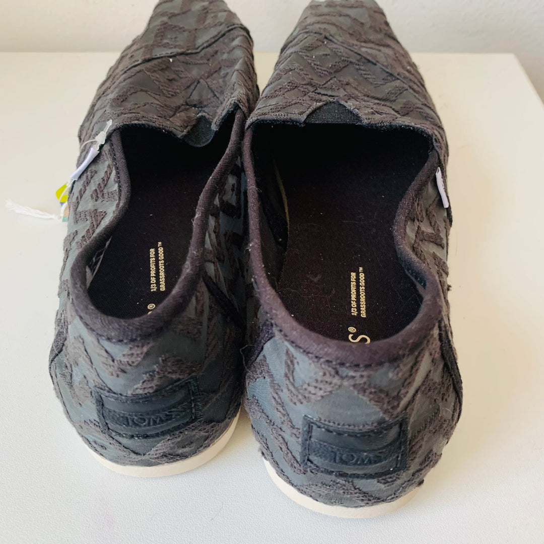 Toms Slip On Grey Shoes New With Tags Size 8