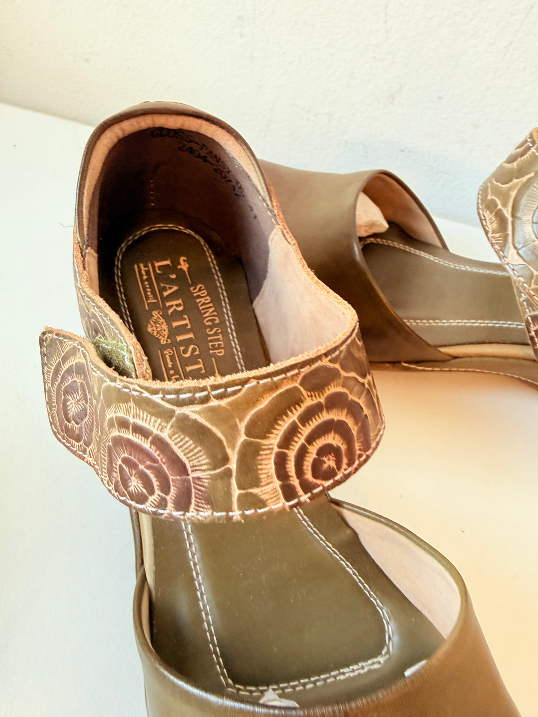 L’Artiste By Spring Step Gloss Pansy Embellised Floral Strap Mary Jane Shoes Size 41 In Olive