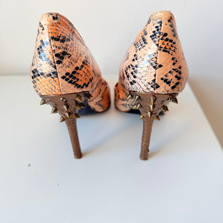 Rachel Roy Miyang Pointed Toe Spiked Pumps Size 9