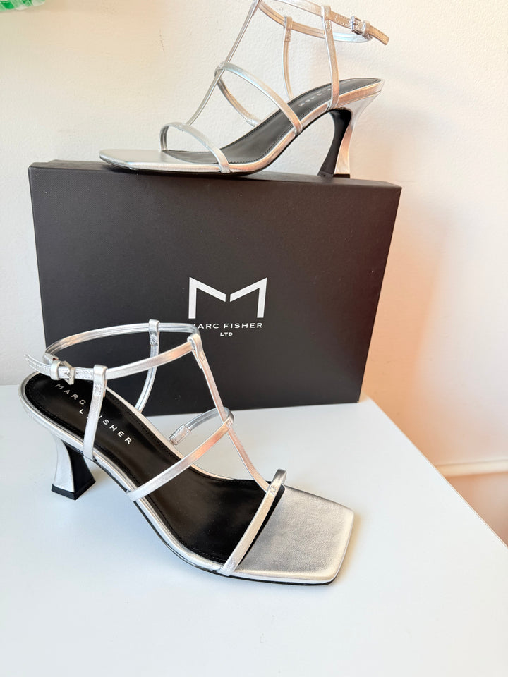 Marc Fisher Dennie Strappy Leather Dress Sandal In Metallic Silver Size 10 NIB