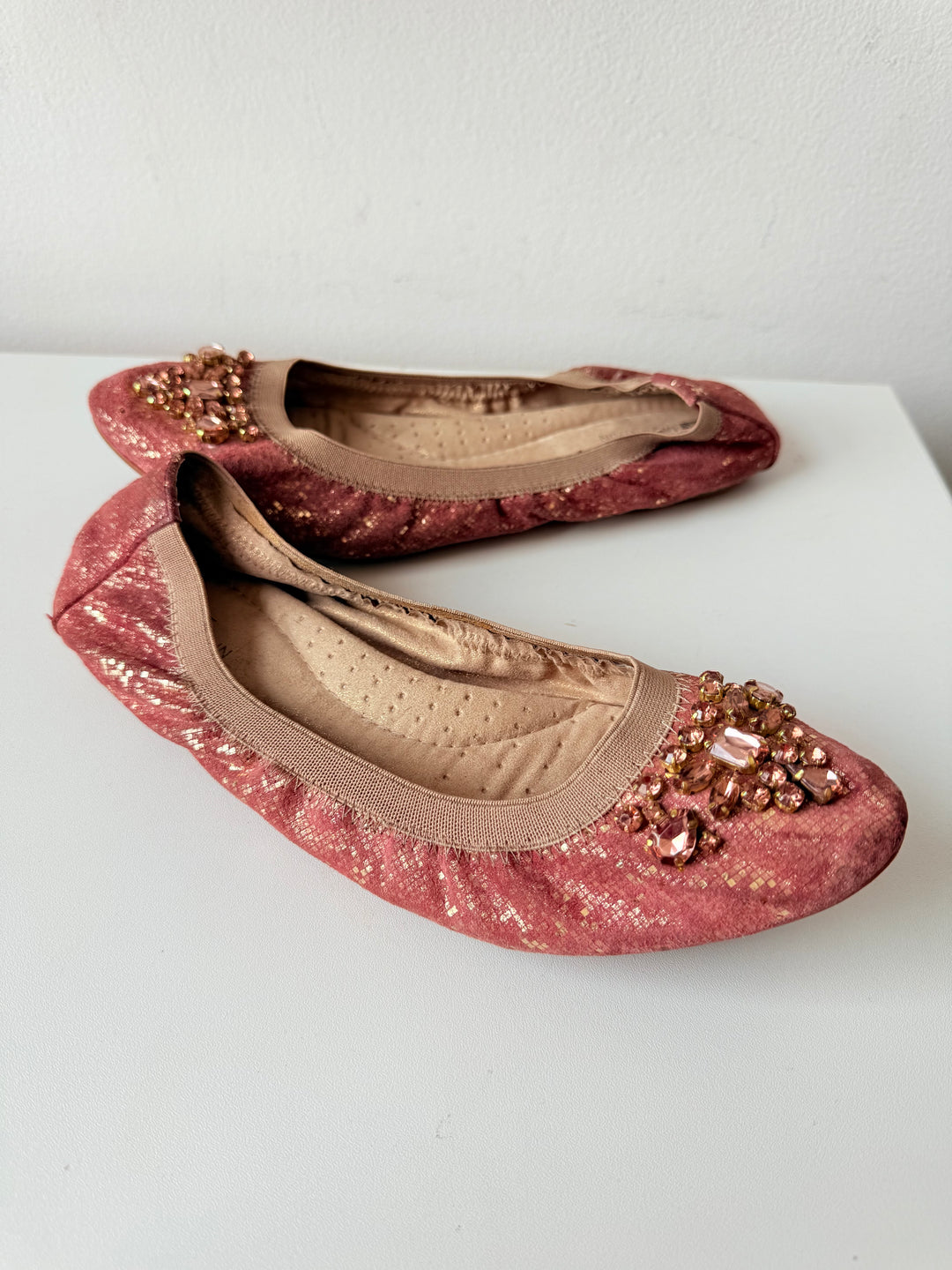 White Mountain Carella Rhinestone Embellised Ballet Flats In Mauve & Gold Size 10